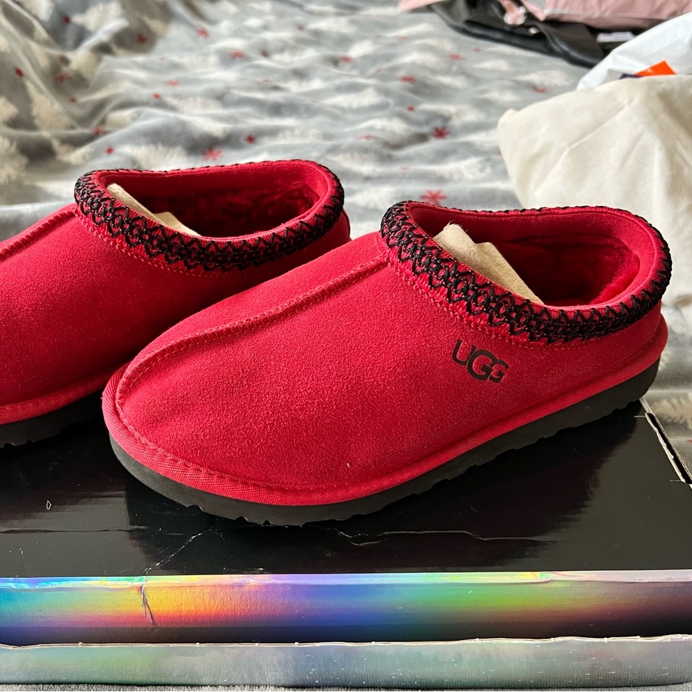 Ugg Tasmans in Samba Red